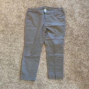 Old Navy Pixie Chino size 18
